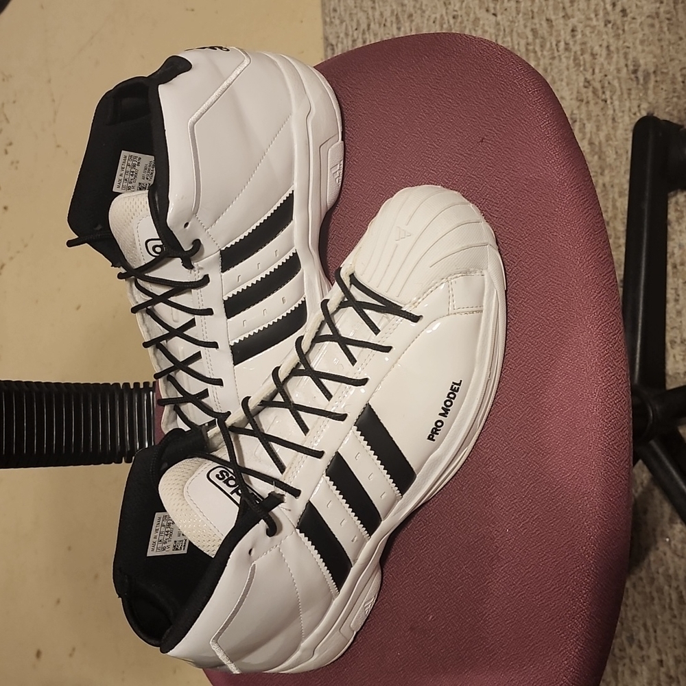 Mens tennis shoes